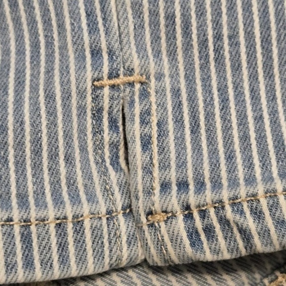 St Johns Bay Striped Cropped Jeans Size 10 Blue White Denim Casual Capri - Picture 3 of 12
